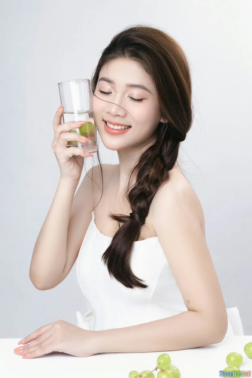 beauty drink, collagen water, health beverage