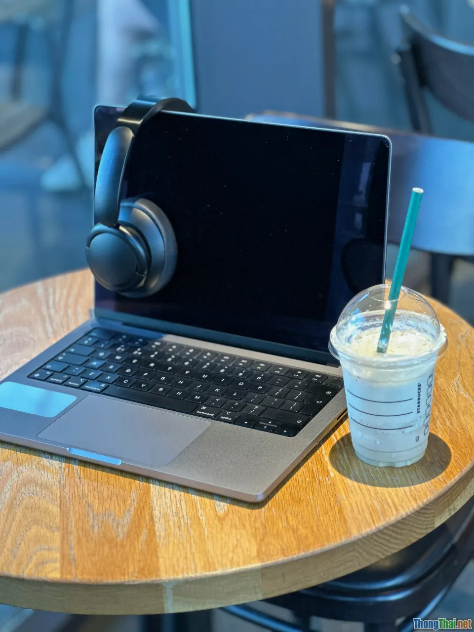 cafe wifi protection laptop