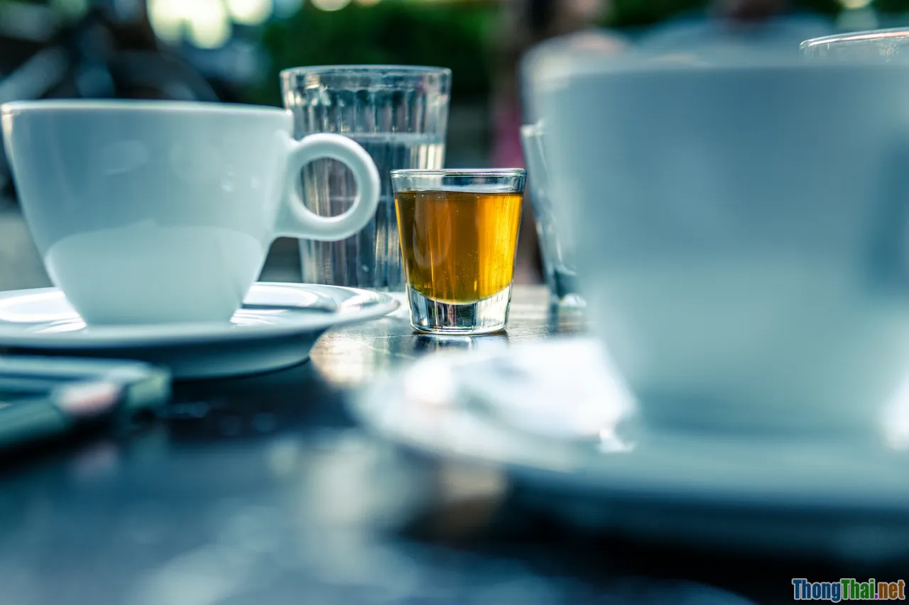 caffeine, alcohol, dinner, metabolism