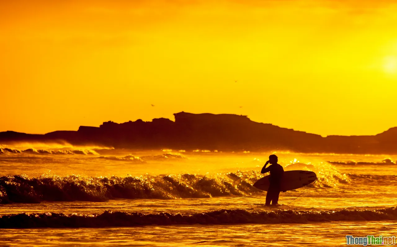 Cape Town beach, surf, golden sunset