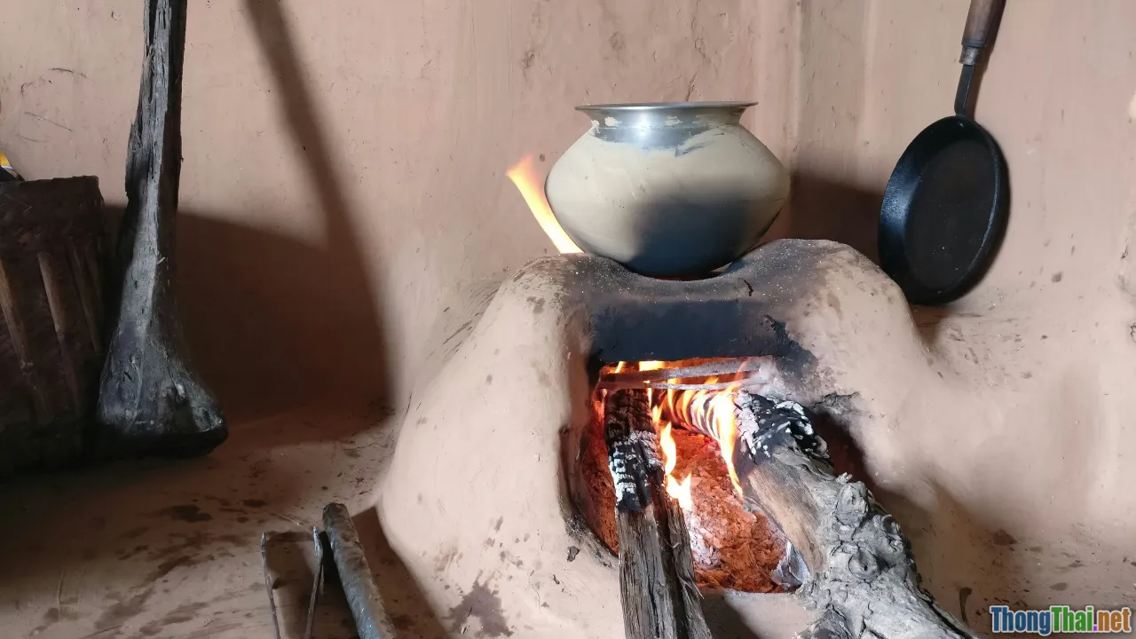 clay pot, burning, traditional kitchen