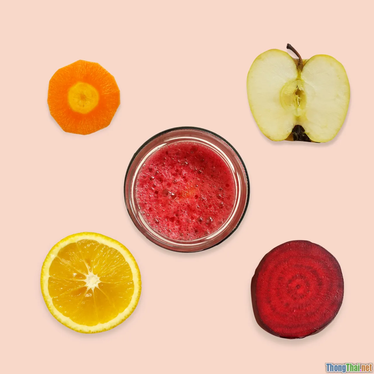 So sánh nước uống collagen và sinh tố trái cây cái nào tốt cho da