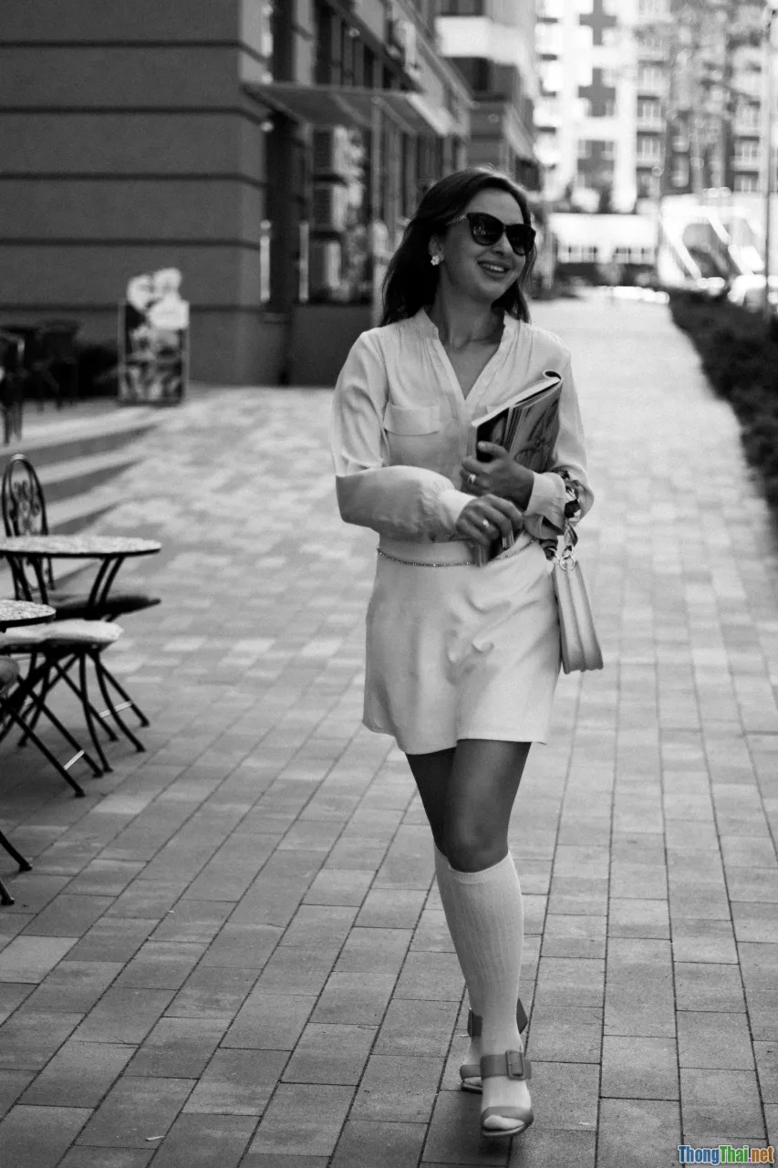 confident walking, summer smile, brave woman heat