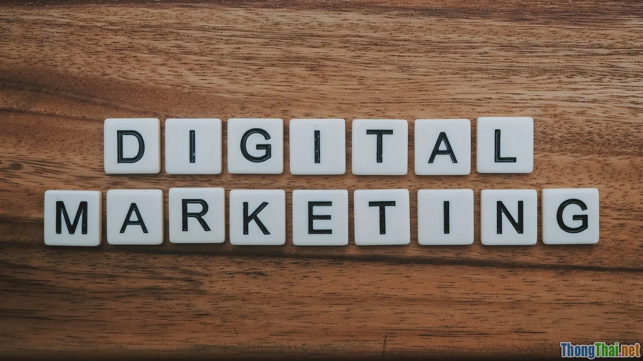 Nên tự chạy quảng cáo hay thuê agency digital marketing