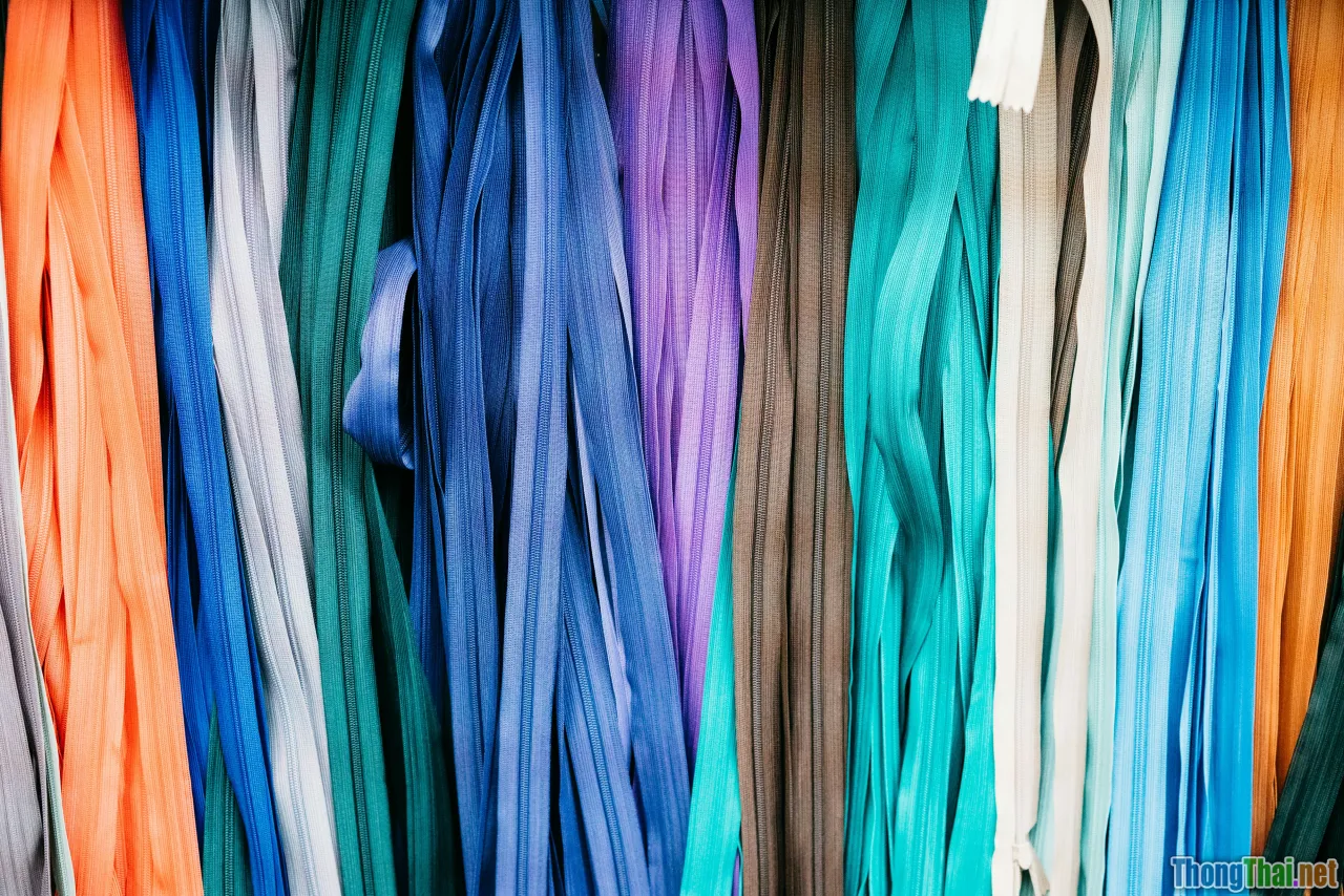 dyed long hair, ombre, balayage