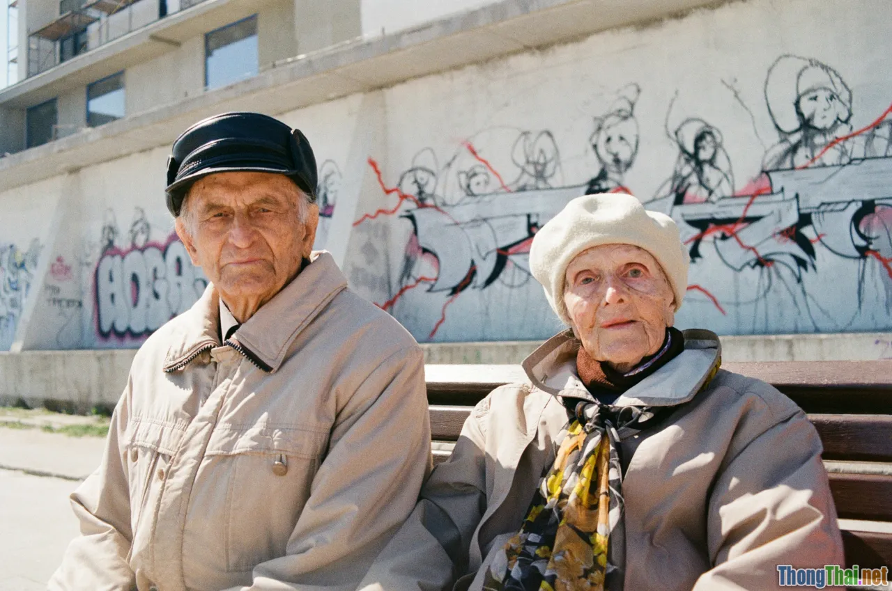 elderly couple, retirement, peace of mind