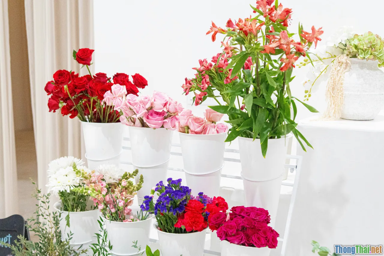 expert florist, flower workshop, diy tips, detailed guidance