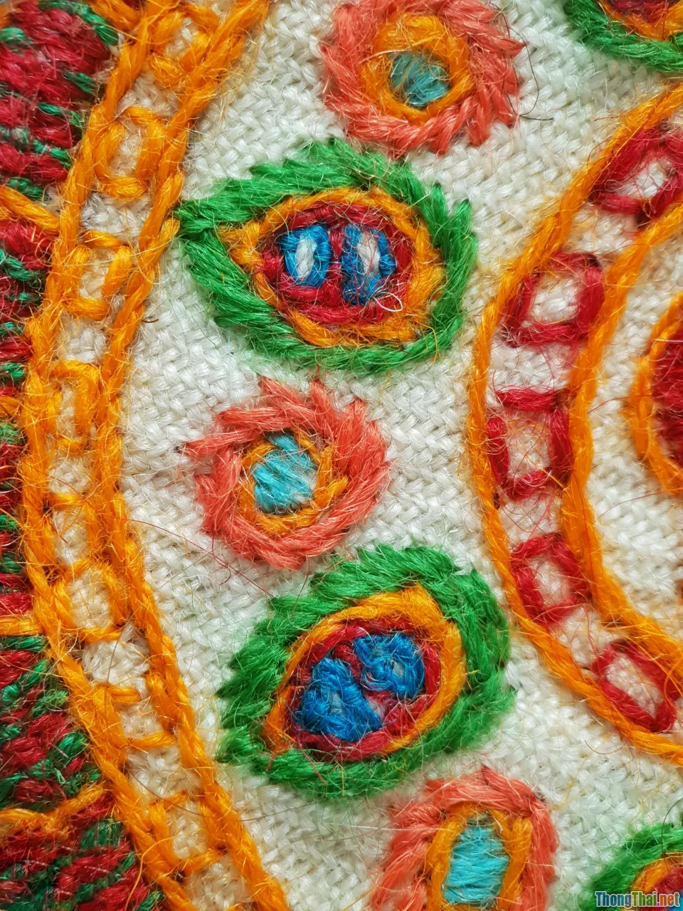 fabric scraps, embroidery hoop, rag wreath, boho style