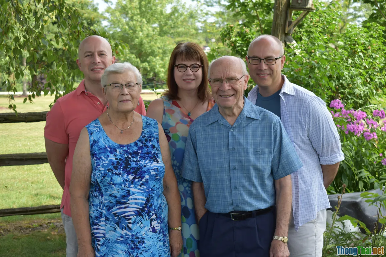 family kit, seniors, sports, travel