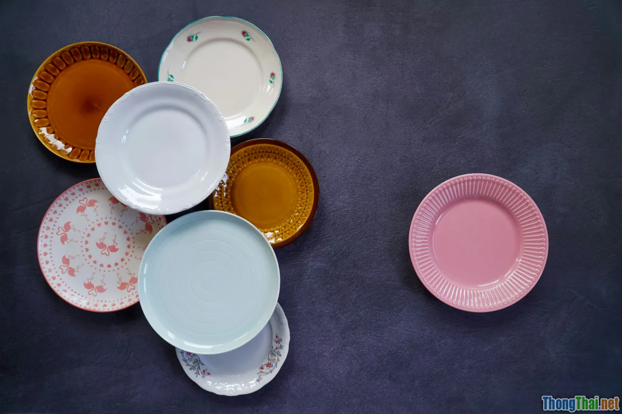 food safe paint, varnish on cups, colorful tableware