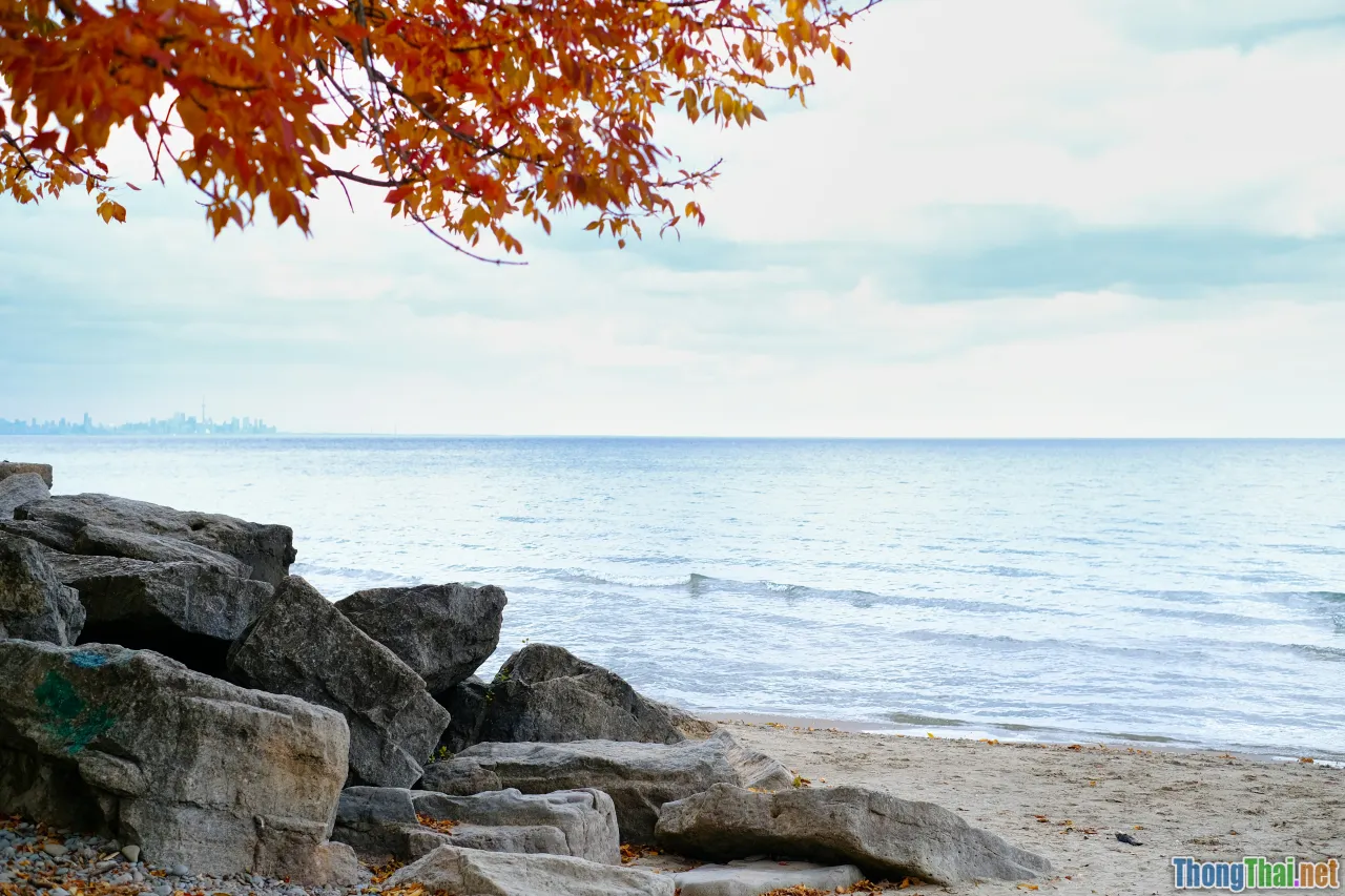 Halong Bay, autumn, tranquil sea, limestone islets