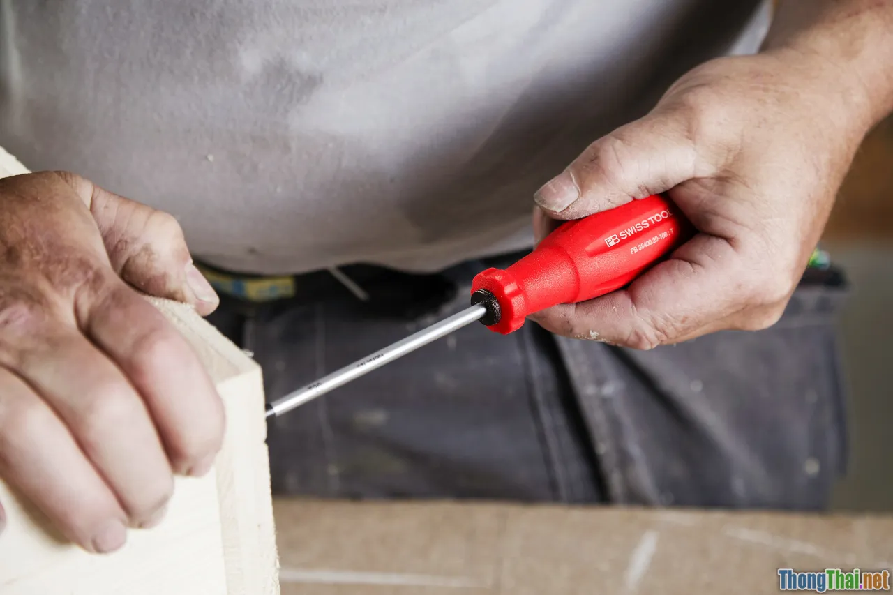 handyman vs DIY, cost comparison, decision making