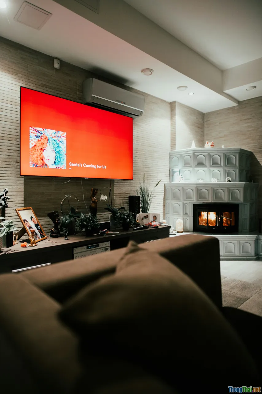 home theater, cozy room, streaming movie