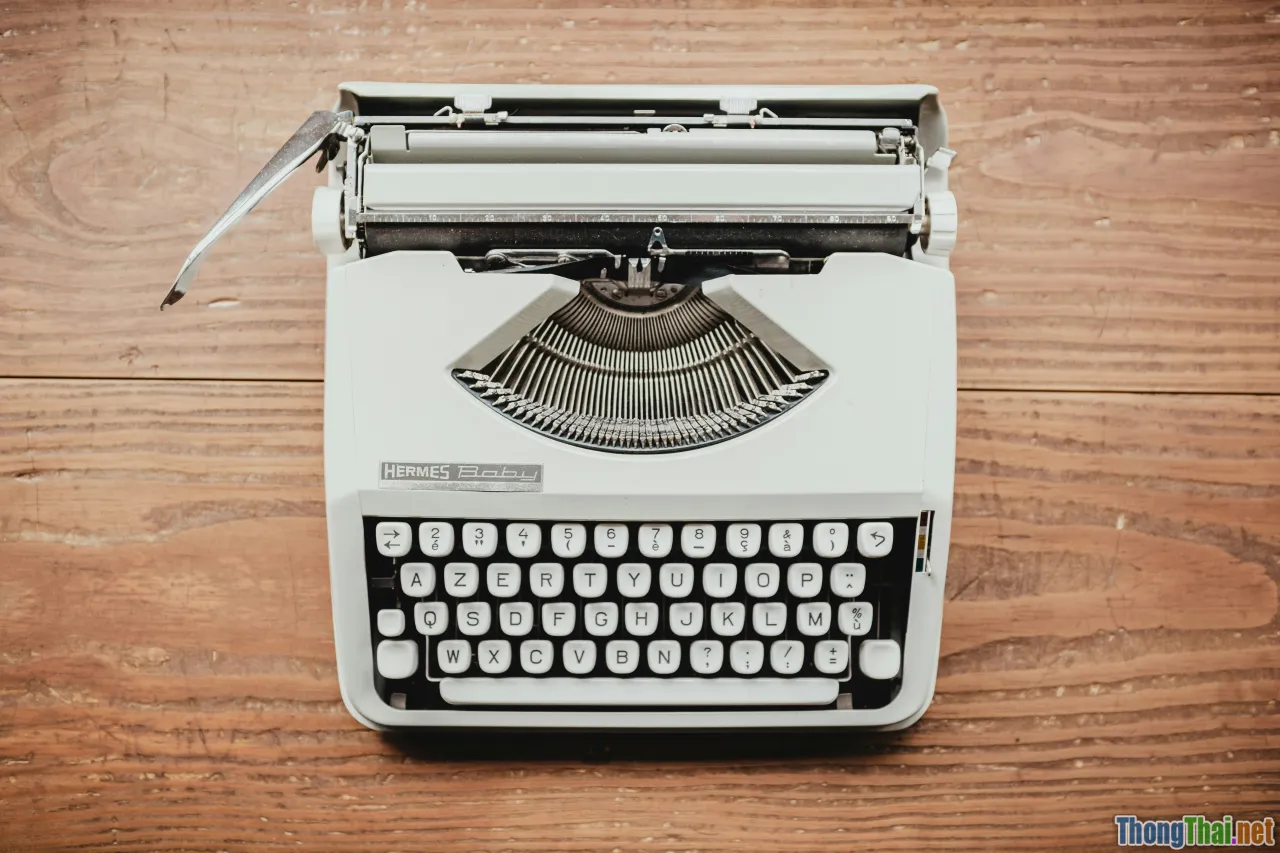 linking words, logical essay