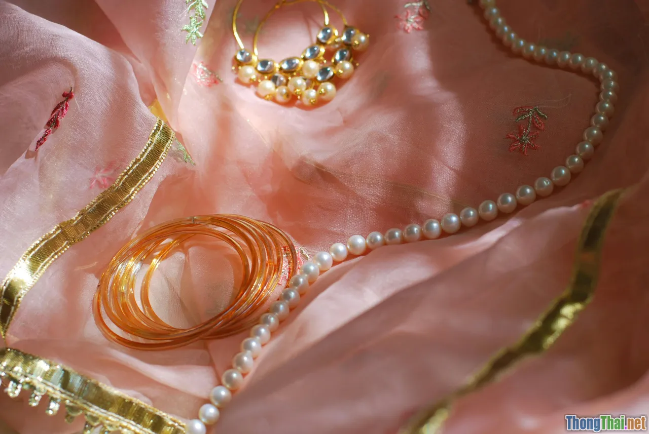 luxury vs cheap dress, material quality, detail closeup