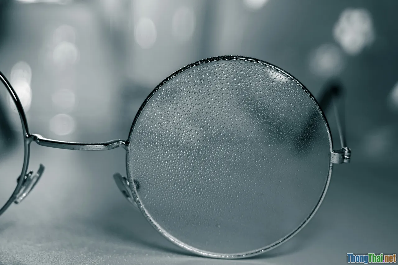 magnifying glass, code dependencies