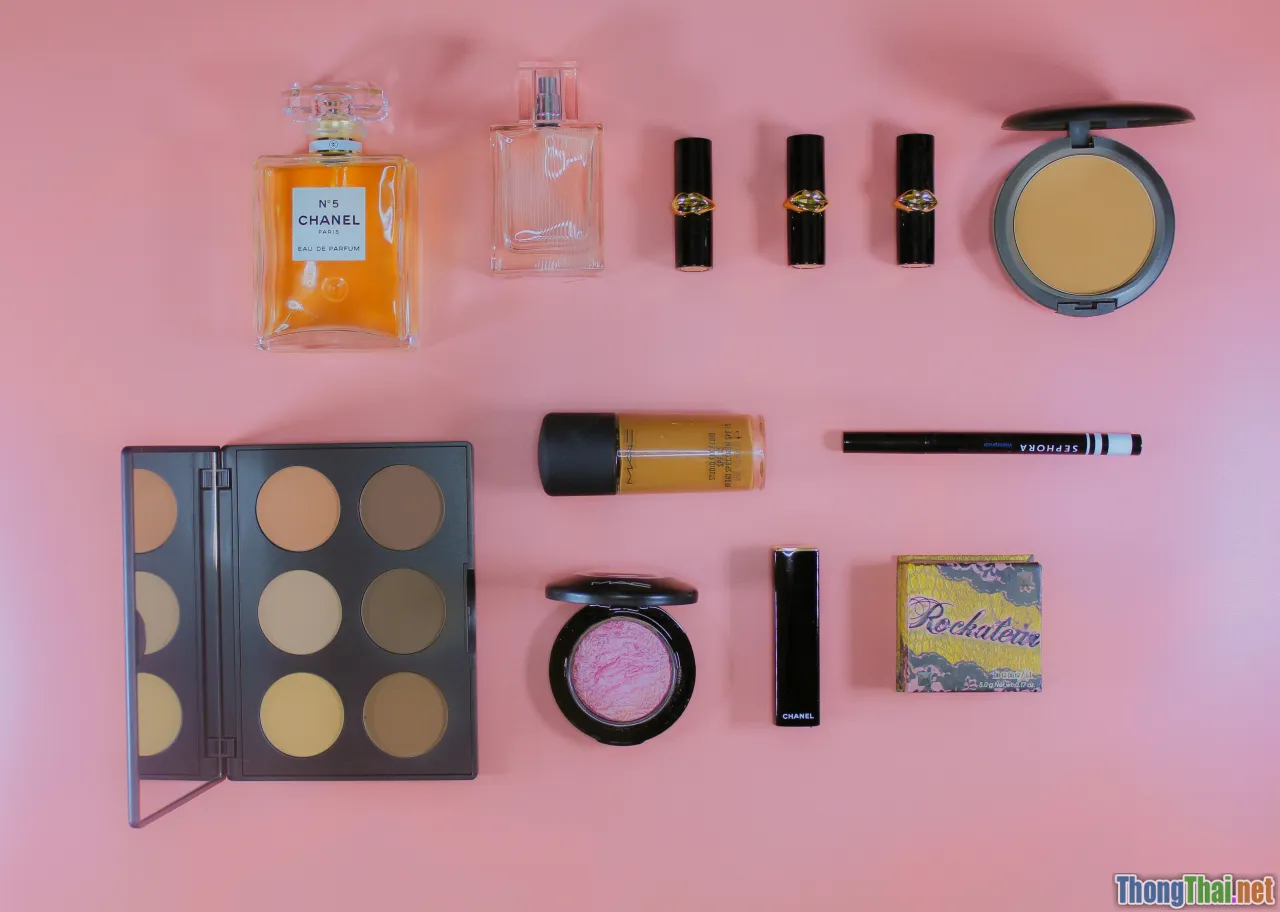 makeup multitask, beauty products, compact kit