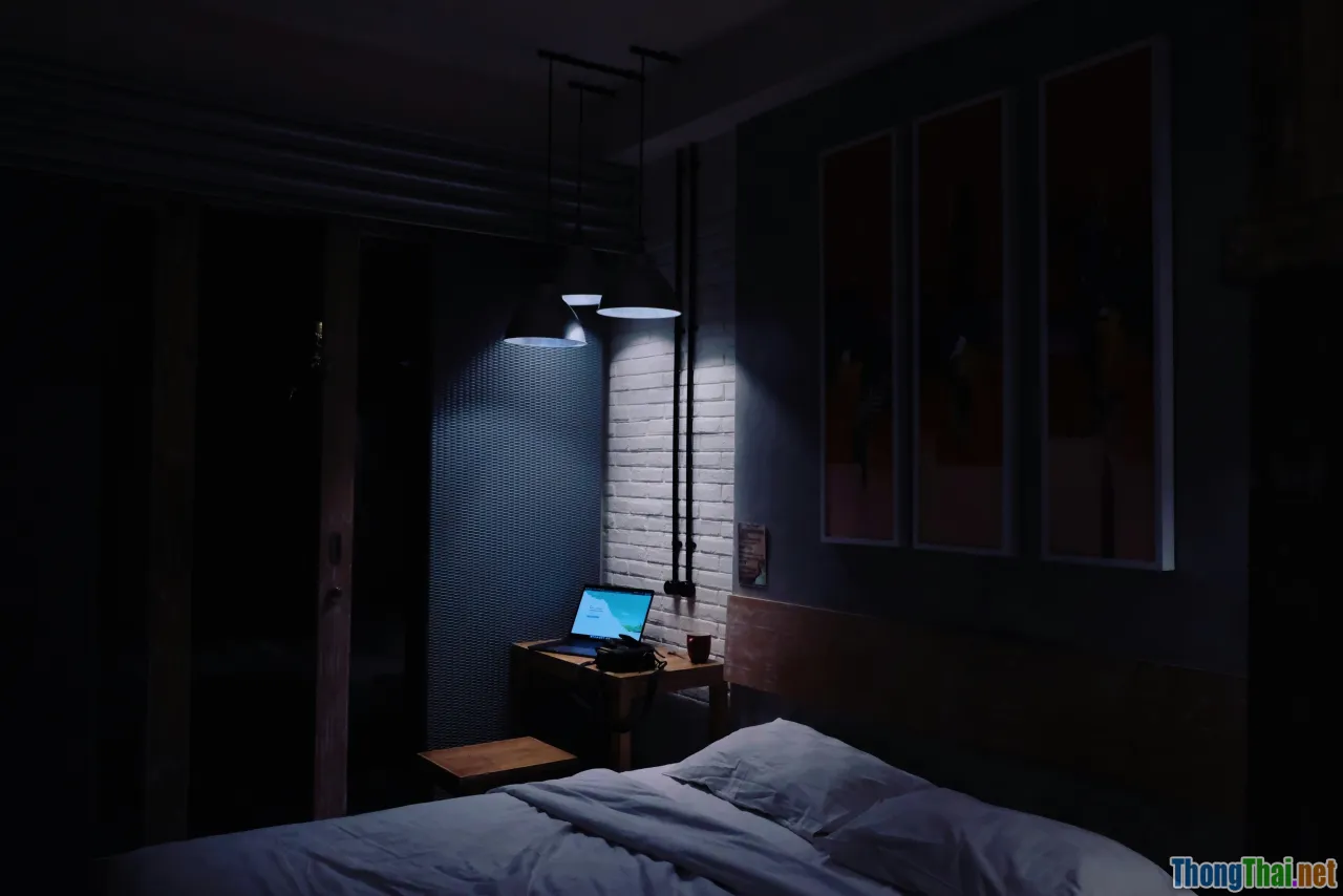 messy bedroom, sleep environment, blackout curtains, quiet sleep