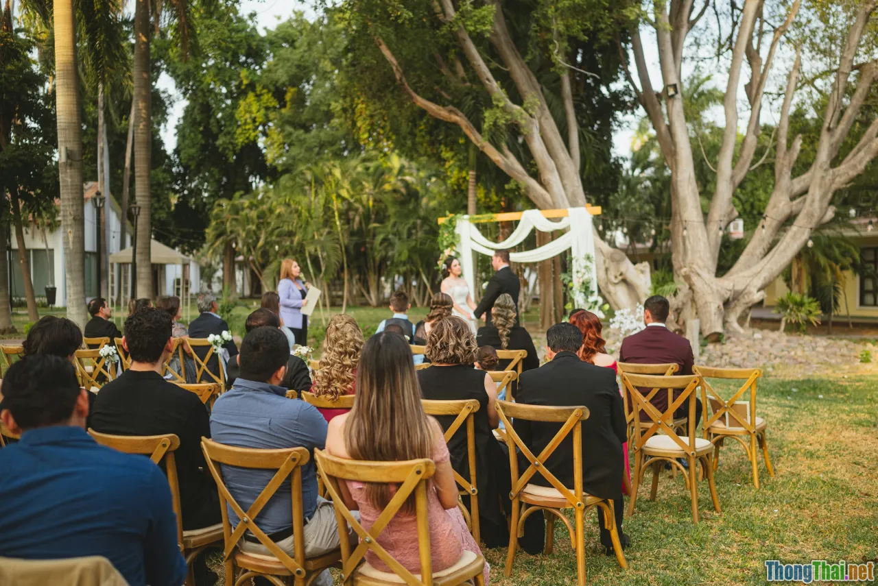 micro wedding, hybrid event