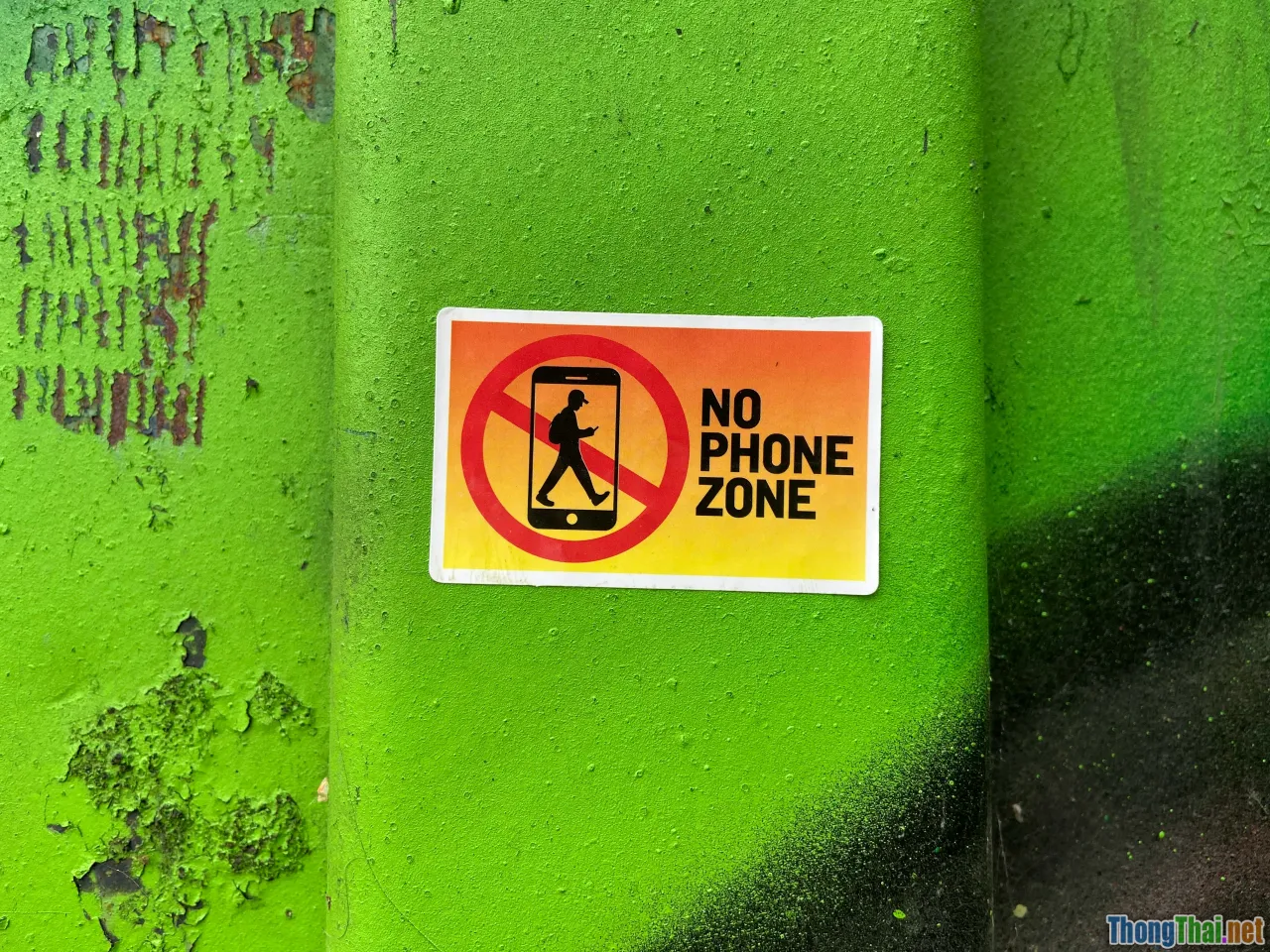 mistake, warning, smartphone danger