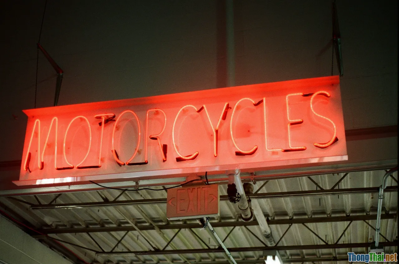 MLOps, lifecycle, CI/CD, registry