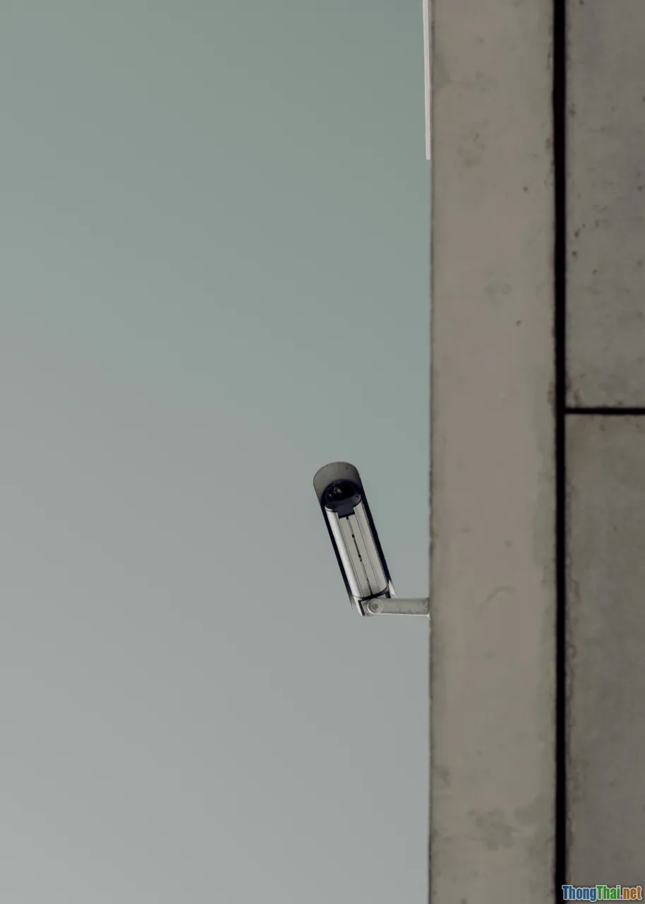 mobile architecture, security lock, iOS vs Android