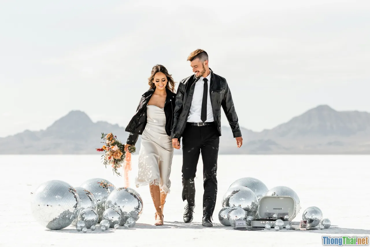 modern couple travel, future travel, hybrid vacation