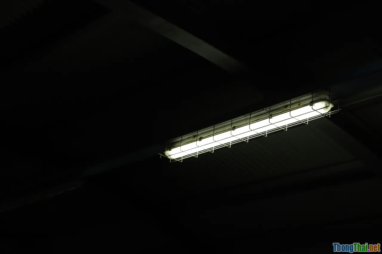 overhead light errors, ambient light mistake
