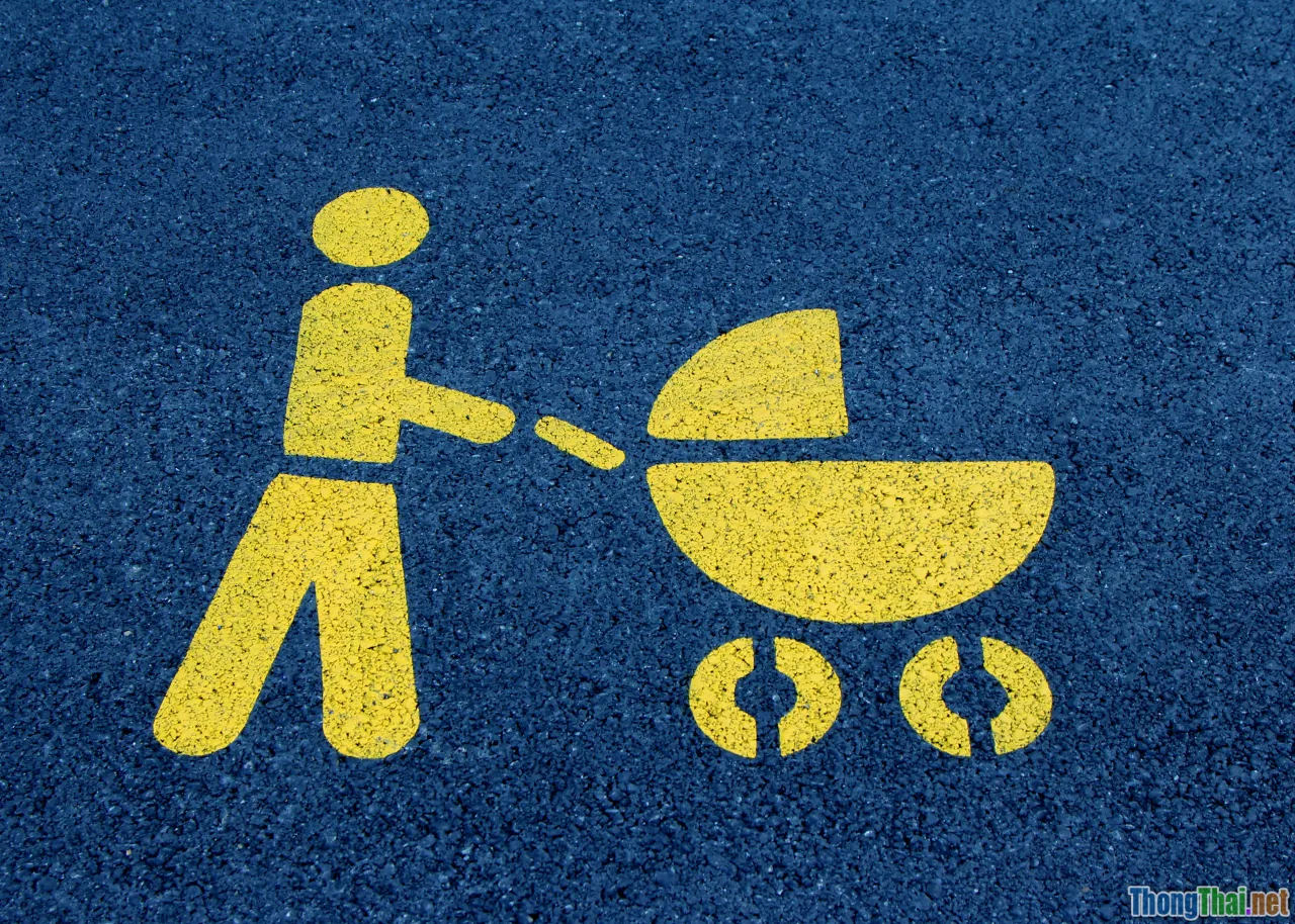 Có nên thưởng phạt tiền cho con không