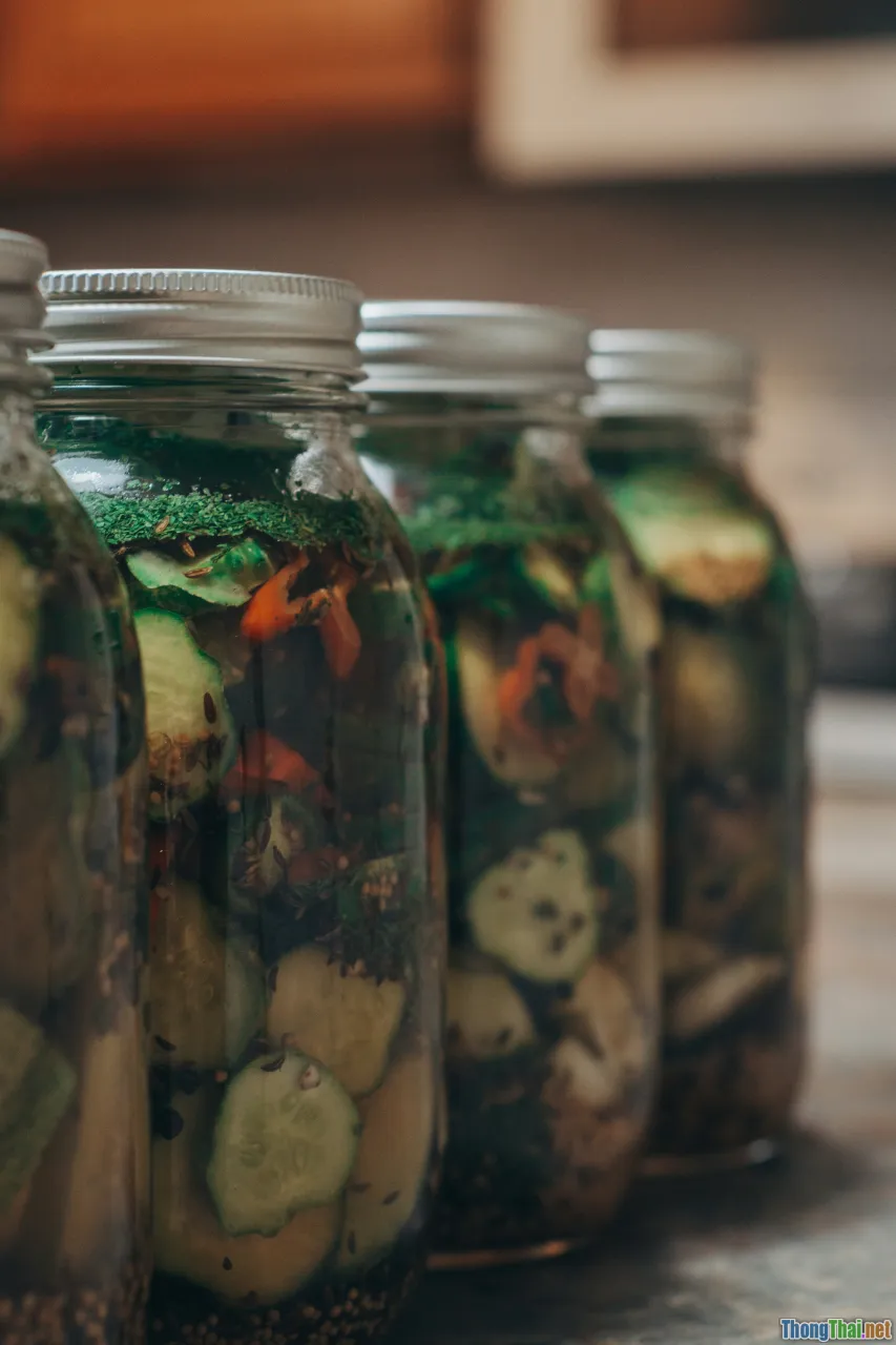 pickled vegetables, vinegar, food preservation