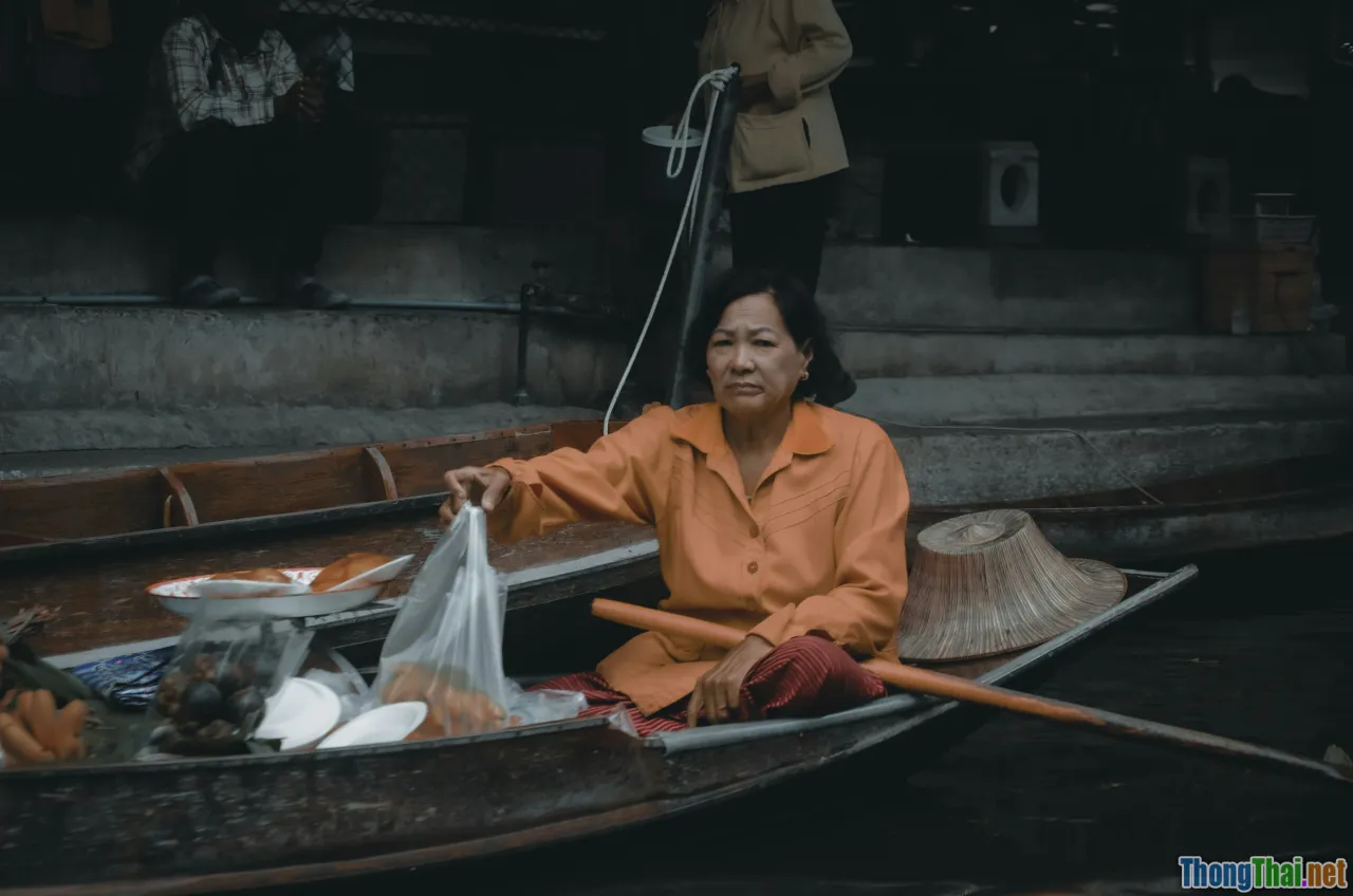 podcast niche, vietnam culture, unique style