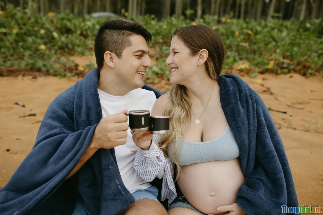 pregnant woman, coffee, energy drinks, stop sign
