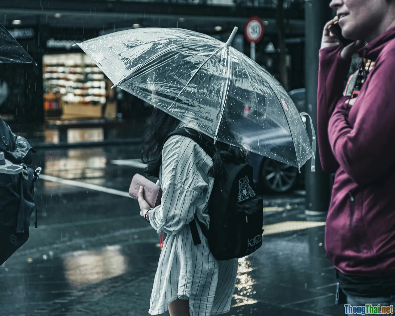 pros and cons, travel, rain coat