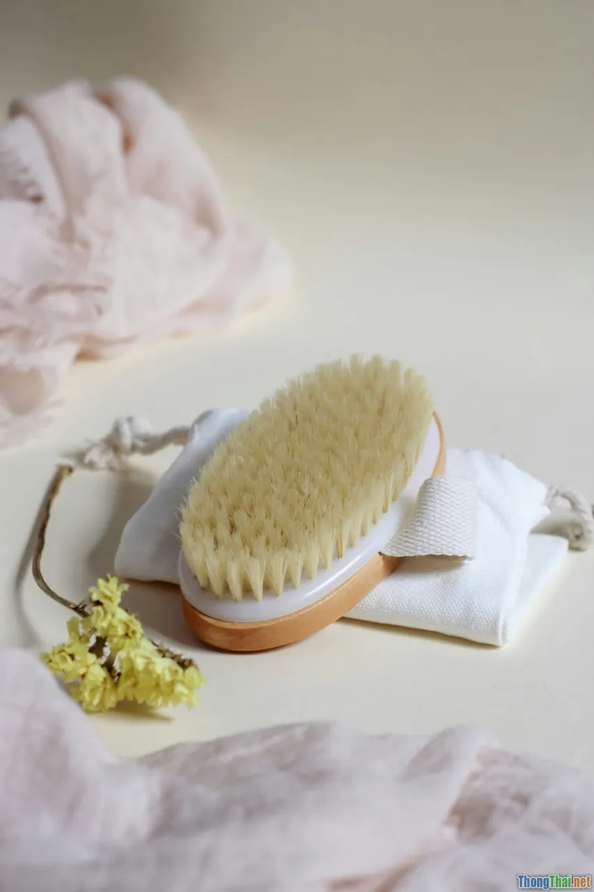 scalp odor, smelly hair, clean hair sad