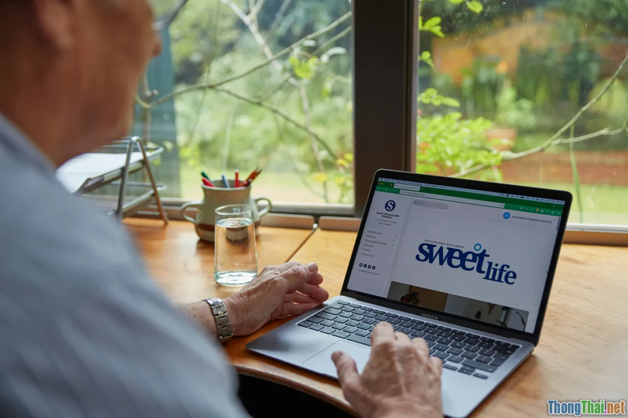 shield compare, safe web app, vulnerable admin panel
