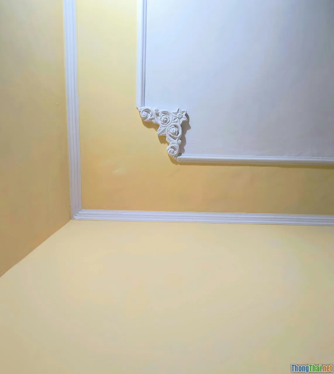 small bedroom, wall sconces