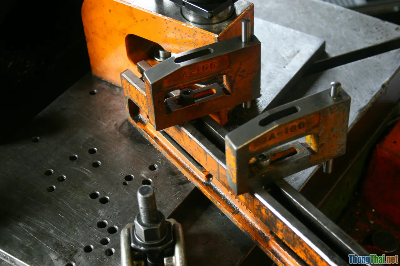 step-by-step, cutting, assembly