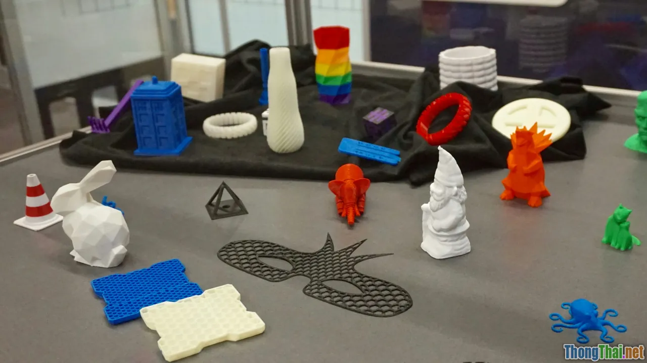 tech gifts, AR, LED, 3D printing