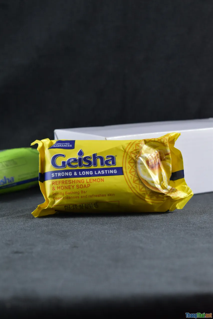 treats, clicker, treat pouch, leash