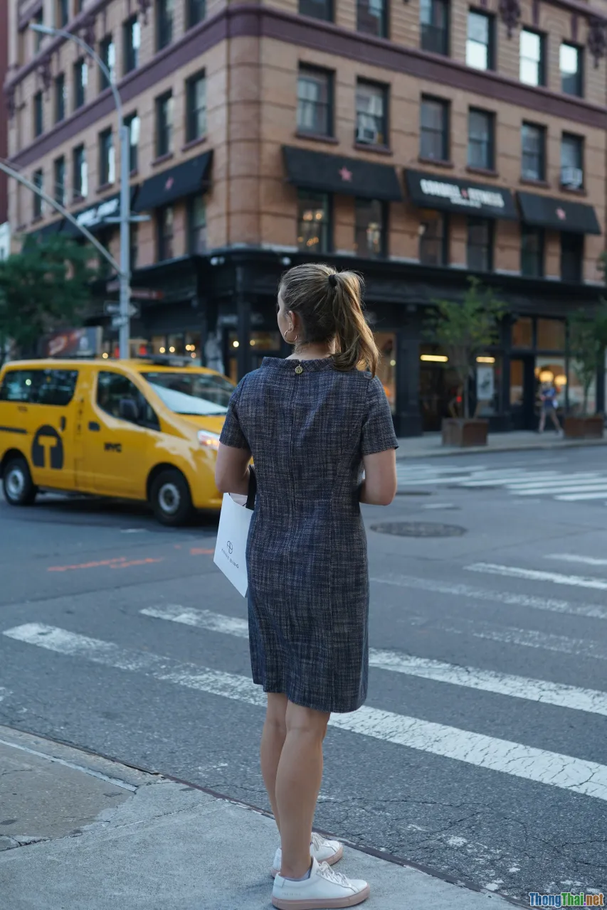 urban life, timeless outfits, busy city, functional clothing