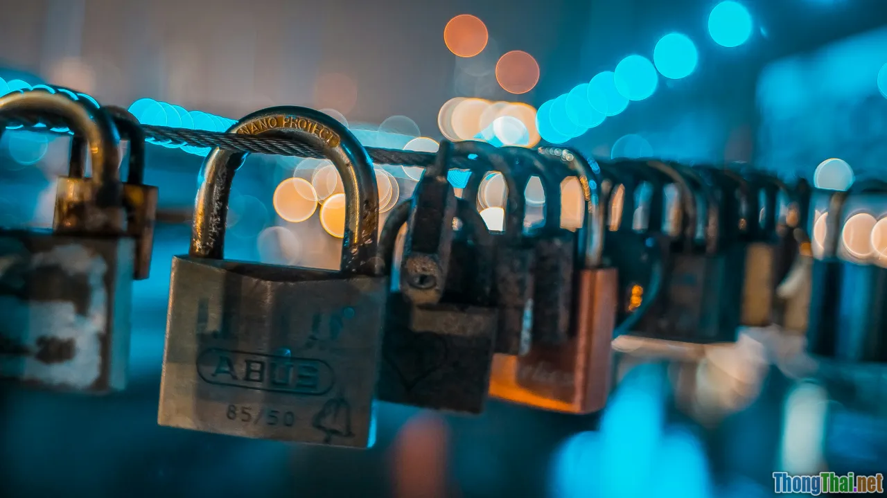 user data ownership, blockchain identity