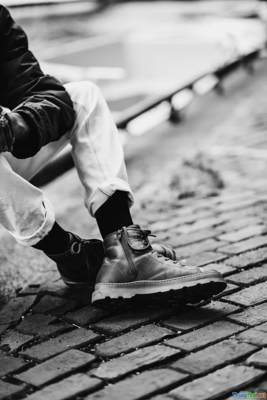 versatile sneakers, fashion trend, men street style