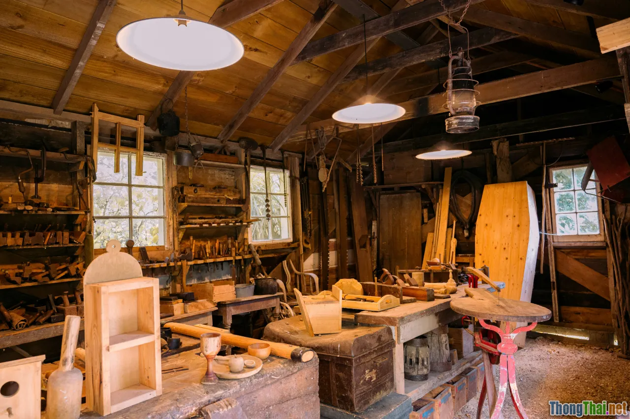 wood scraps, stereotypes, DIY workshop, interior