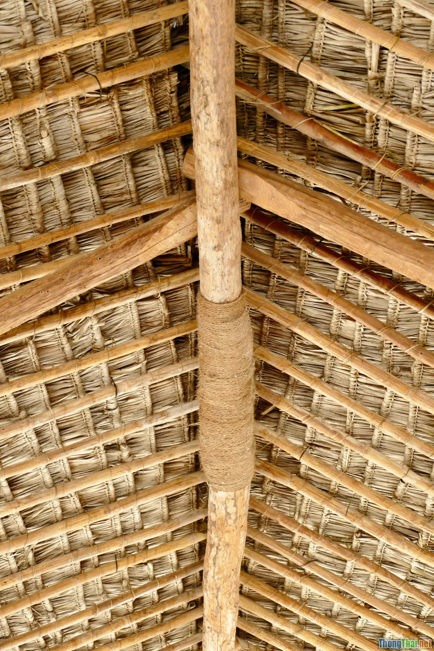 wooden beams, traditional construction, craftsmen