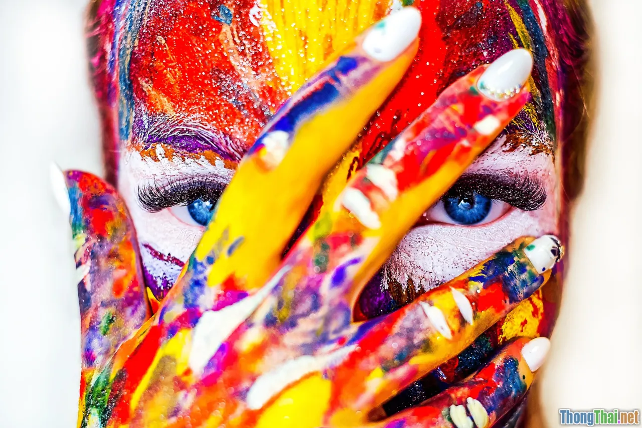 abstract plate pattern, dotted dishes, hand painted geometry