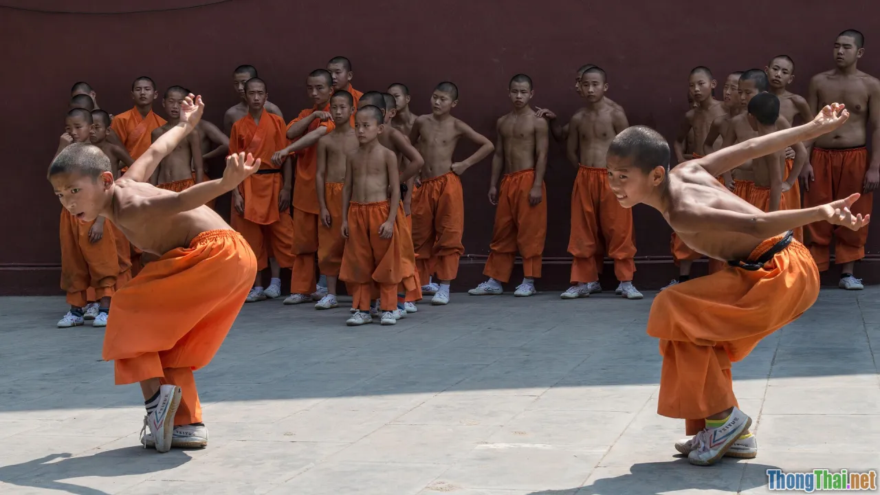 Bruce Lee, iron fist, Fury in Chinatown, kung fu chaos