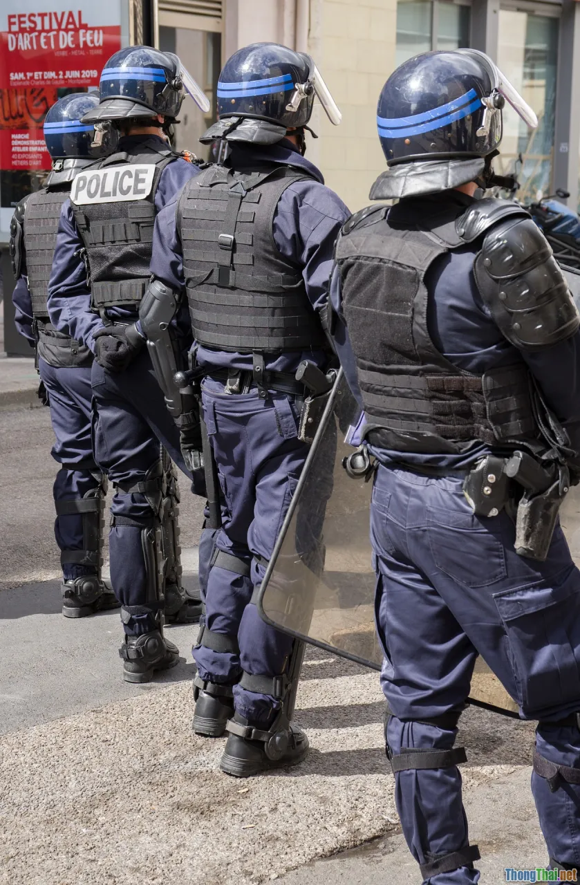 checklist, security icons, shield, wifi