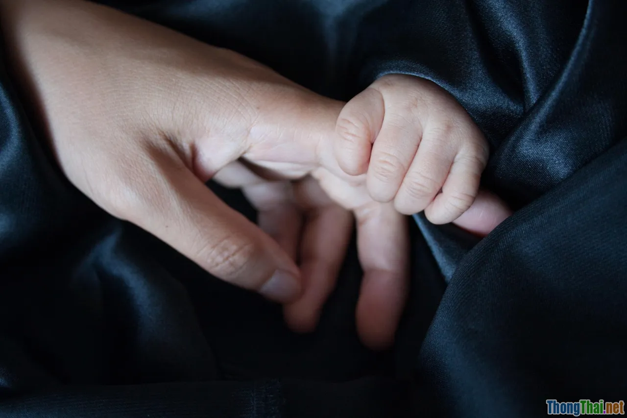 children washing hands, wrong way, parents guide