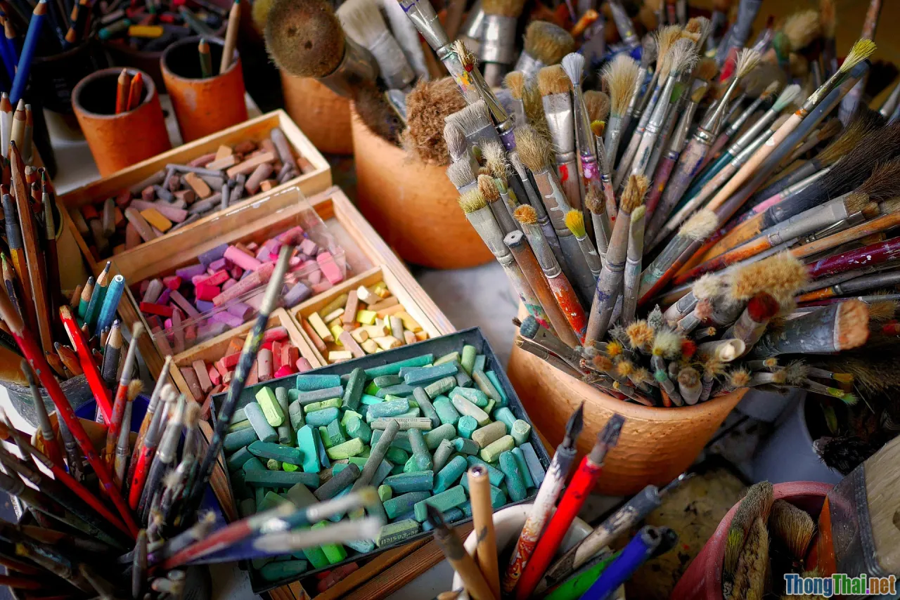 color wheel, materials, finishes