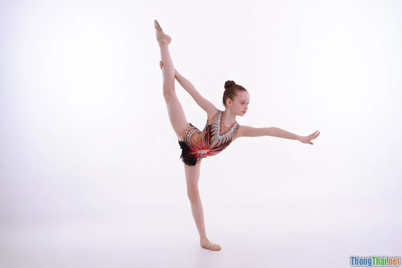 comparison, emotional praise, child discipline